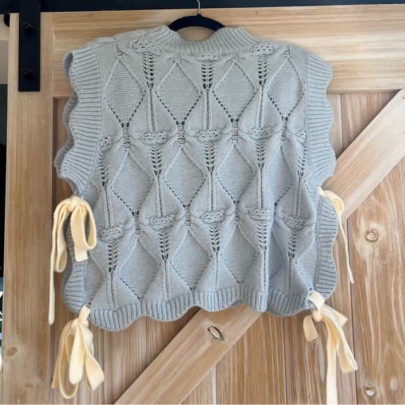 MAC collection Sky Blue Knit Sweater cream bows ties on sides size small - Picture 4 of 9